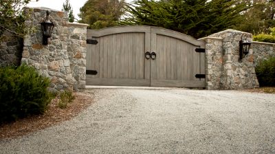 Driveway Gate Service - Classic Style